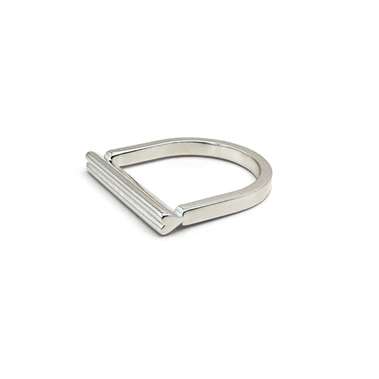 Heart on the Line | Linear Heart Ring