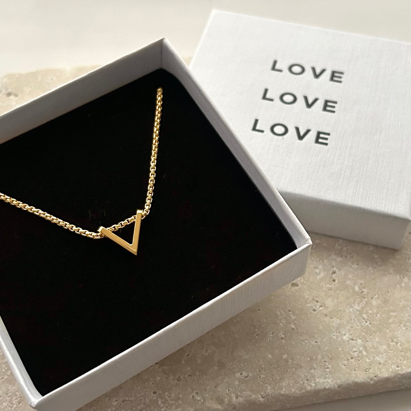 Livi | Triangle Necklace
