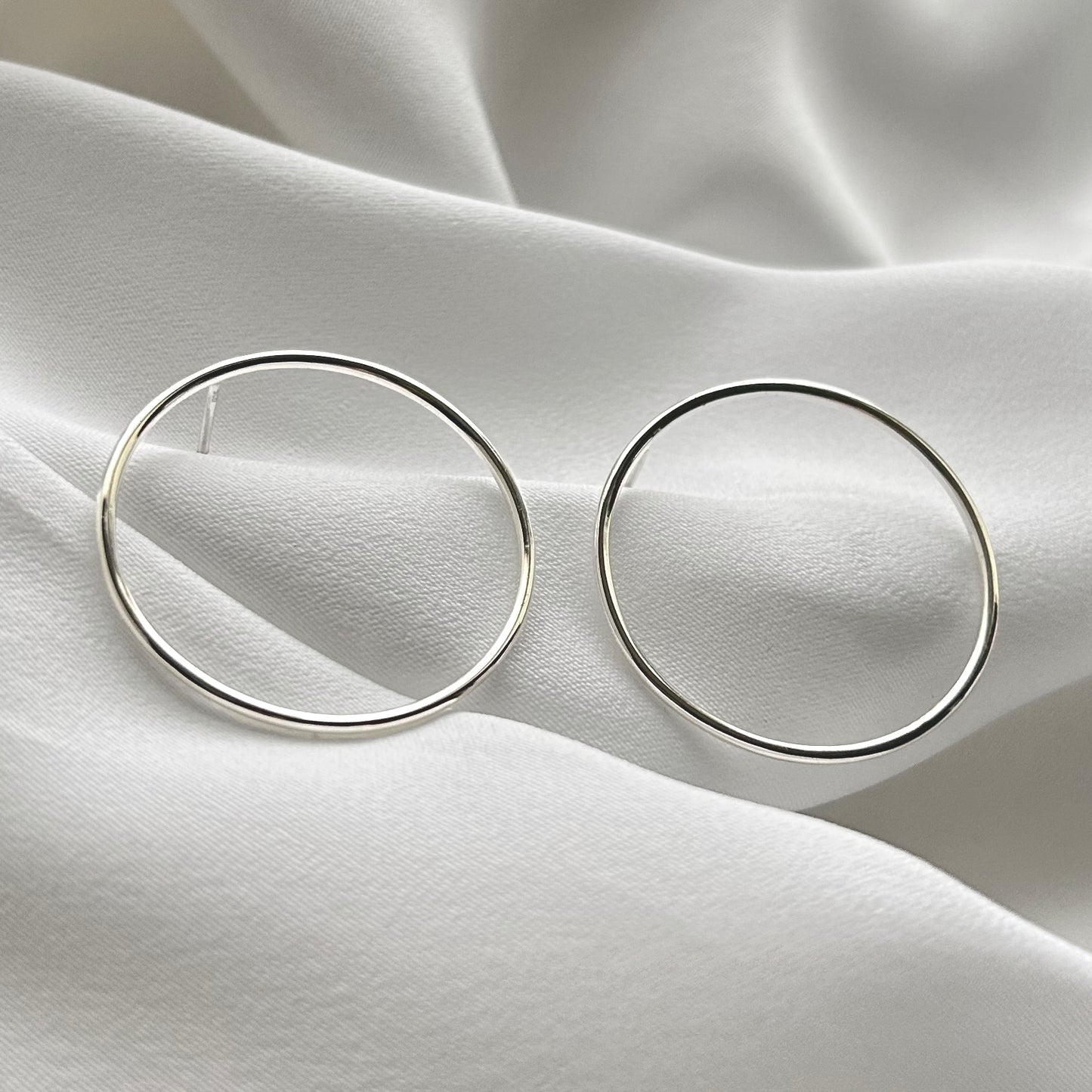 Roula | Circle Earrings