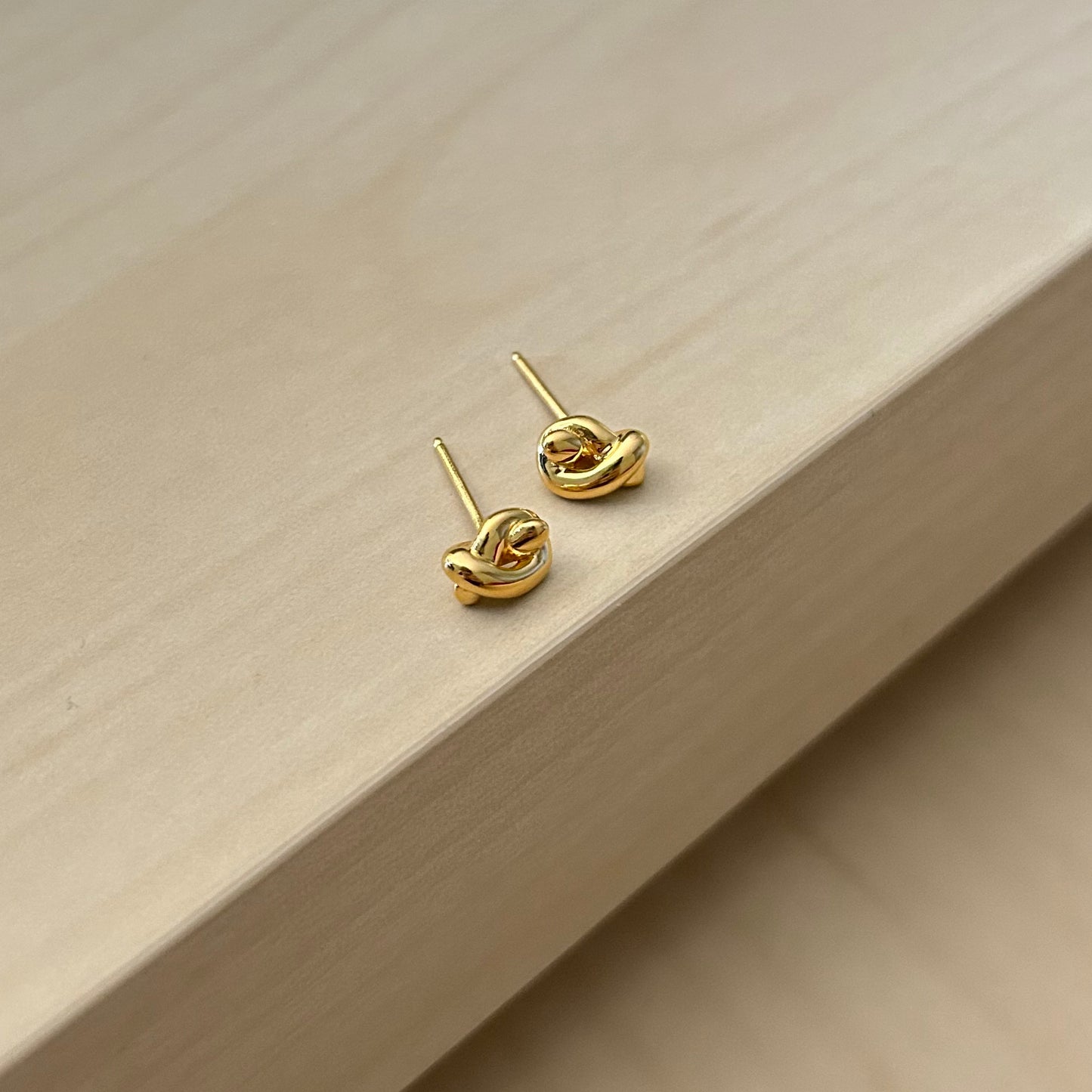 Nodini Knot Stud | Small Stud Earrings