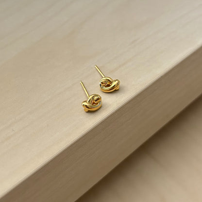 Nodini Knot Stud | Small Stud Earrings