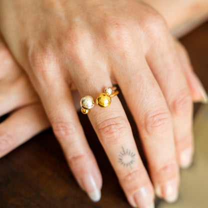 Lia | Orb Circle Ring