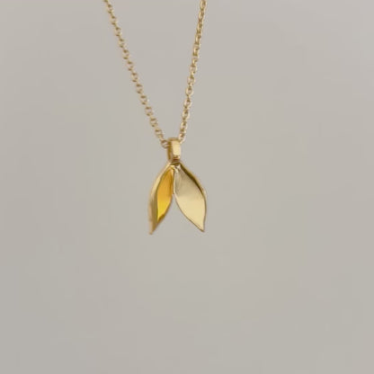 Gold modern flower petal necklace
